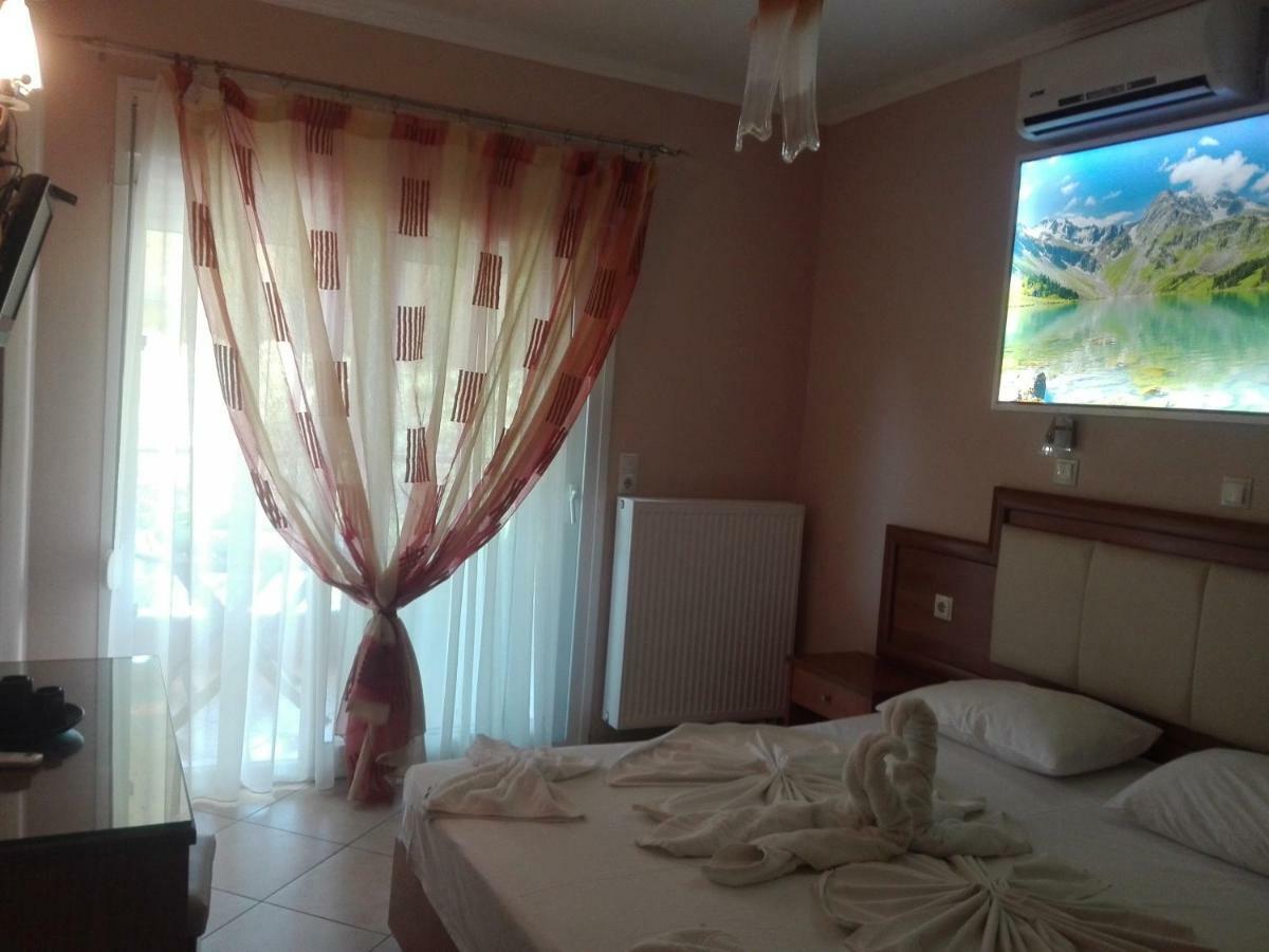 Balkan House Potos Buitenkant foto